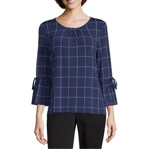 SALE! NWT Liz Claiborne Top 11% off!